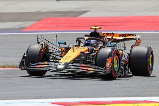 Test driver Alex Dunne McLaren Formula 1 Team 89 , 1 Free Practice, Grand Prix of Austria, Motorsport, Men, Formula 1, 27 06 2025 Spielberg Styria Austria Copyright: xkolbert-press ChristianxKolbertx