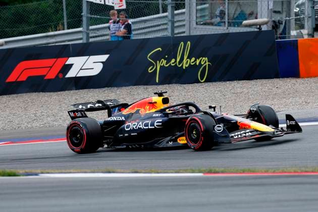 27 06 2025, xsvx, Motorsport FIA Formula 1, Austrian Grand Prix v l FP1 Max Verstappen Oracle Red Bull Racing starting number 1 FIA REGULATIONS PROHIBIT ANY USE OF PHOTOGRAPHS as IMAGE SEQUENCES and or QUASI VIDEO Zeltweg Spielberg