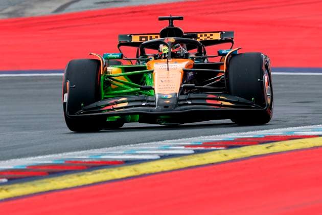 27 06 2025, xsvx, Motorsport FIA Formula 1, Austrian Grand Prix v l FP1 Oscar Piastri McLaren starting number 81 FIA REGULATIONS PROHIBIT ANY USE OF PHOTOGRAPHS as IMAGE SEQUENCES and or QUASI VIDEO Zeltweg Spielberg
