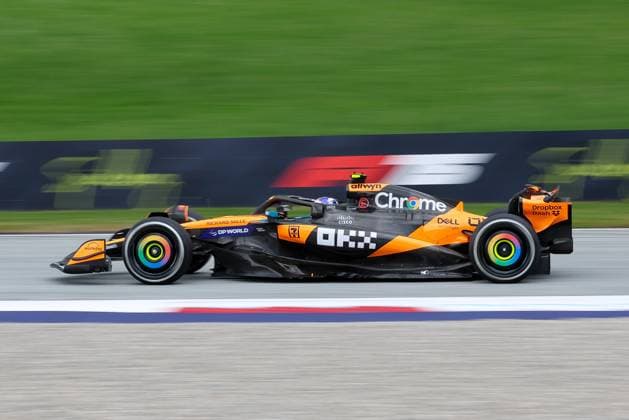 Test driver Alex Dunne McLaren Formula 1 Team 89 , 1 Free Practice, Grand Prix of Austria, Motorsport, Men, Formula 1, 27 06 2025 Spielberg Styria Austria Copyright: xkolbert-press ChristianxKolbertx