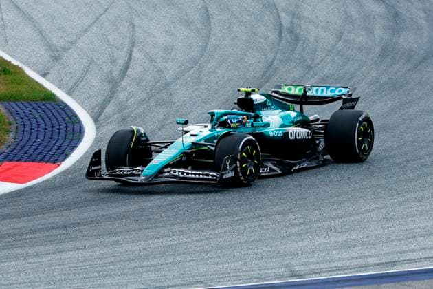 27 06 2025, xsvx, Motorsport FIA Formula 1, Austrian Grand Prix v l FP1 Fernando Alonso Aston Martin starting number 14 FIA REGULATIONS PROHIBIT ANY USE OF PHOTOGRAPHS as IMAGE SEQUENCES and or QUASI VIDEO Zeltweg Spielberg