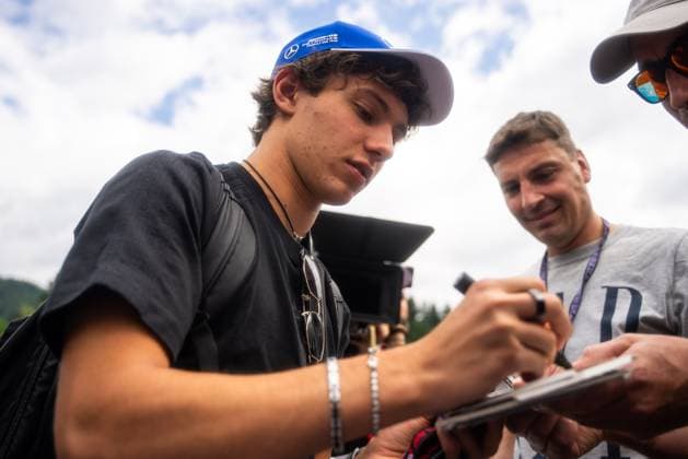 F1 Austria Grand Prix in Spielberg, Austria - 27 Jun 2025 Mercedes-AMG PETRONAS F1 Team s Italian driver Andrea Kimi Antonelli seen in the paddock of the Formula 1 Austrian Grand Prix 2025. Spielberg Austria Copyright: xLucaxMartinix xSOPAxImagesx LMC00041