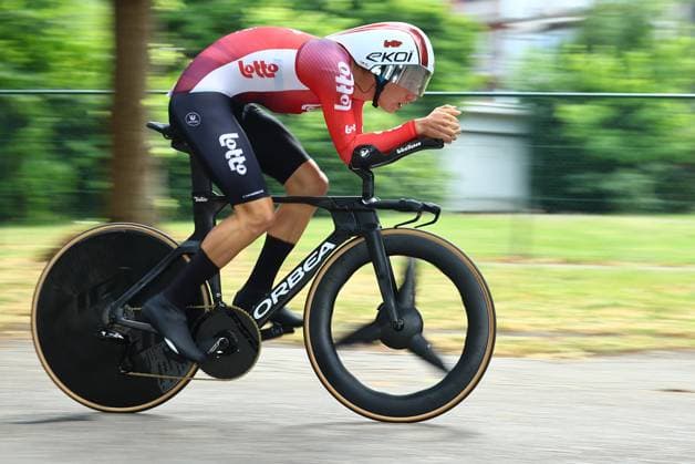 Belgian Alec Segaert of Lotto Cycling Team pictured in action during the men s elite individual time trial of the Belgian Cycling Championships, 40,2km, in Brasschaat, on Friday 27 June 2025. DAVIDxPINTENS  x127936490x