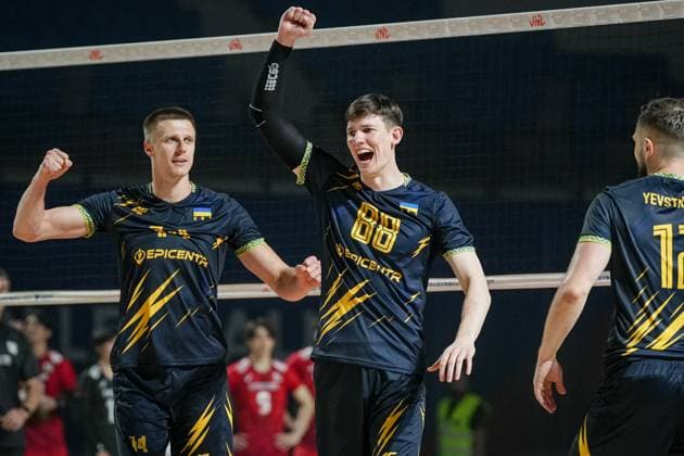 Volleyball - FIVB Men s Volleyball Nations League - Ukraine - Japan - 27.06.2025 Players of Ukraine celebrate after the play during Mens Volleyball Nations League in Burgas, VNL Copyright: xYulianxTodorovx