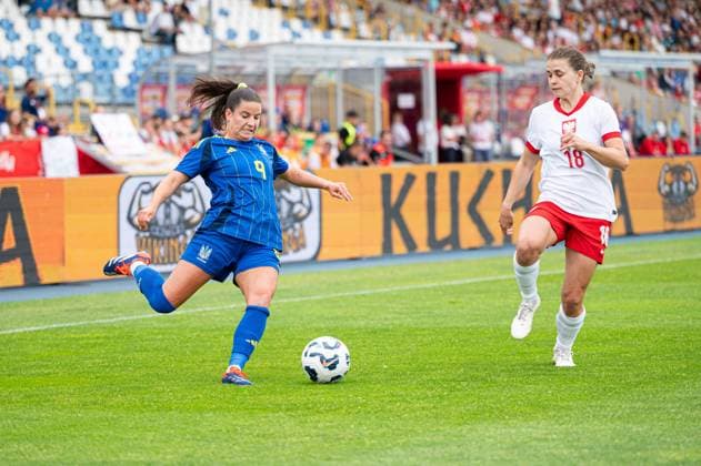 Fußball, Frauen, Länderspiel, Polen - Ukraine MIELEC 27.06.2025 MIEDZYNARODOWY MECZ TOWARZYSKI PILKI NOZNEJ KOBIET: POLSKA - UKRAINA --- INTERNATIONAL WOMEN S FRIENDLY FOOTBALL MATCH: POLAND - UKRAINE NICOLE KOZLOVA NADIA KREZYMAN FOT. MICHAL TRZPIS 400MM.PL NEWSPIX.PL --- newspix.pl 