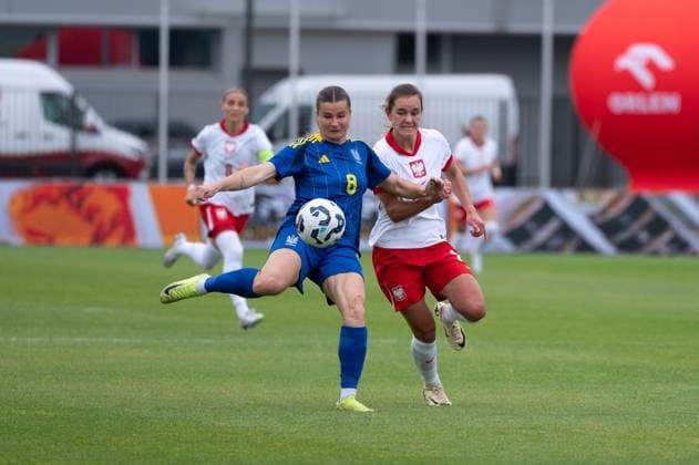 Fußball, Frauen, Länderspiel, Polen - Ukraine MIELEC 27.06.2025 MIEDZYNARODOWY MECZ TOWARZYSKI PILKI NOZNEJ KOBIET: POLSKA - UKRAINA --- INTERNATIONAL WOMEN S FRIENDLY FOOTBALL MATCH: POLAND - UKRAINE MARYNA SHAINIUK PAULINA TOMASIAK FOT. MICHAL TRZPIS 400MM.PL NEWSPIX.PL --- newspix.pl 