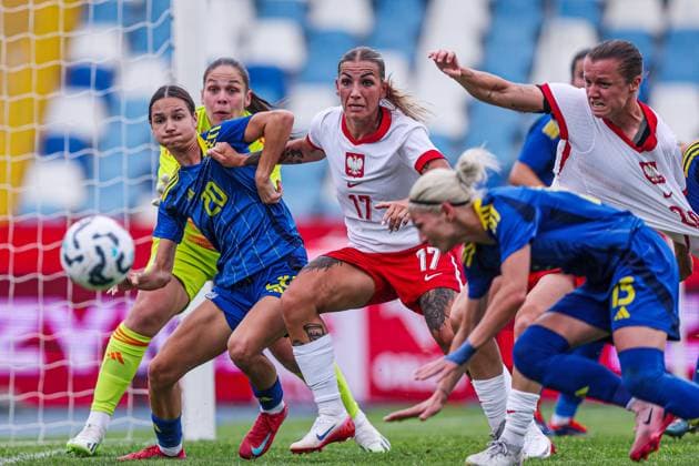 Sport Bilder des Tages 27.06.2025 MIELEC, UL.SOLSKIEGO, STADION IMIENIEM GRZEGORZA LATY PILKA NOZNA KOBIET ( WOMEN S FOOTBALL) ZGRUPOWANIE REPREZENTACJI POLSKI KOBIET PRZED MISTRZOSTWAMI EUROPY KOBIET - uefa women s euro 2025 MECZ TOWARZYSKI REPREZENTACJI KOBIET ( International Friendly, Länderspiel, Nationalmannschaft GAME) MECZ POLSKA - UKRAINA ( GAME POLAND - UKRAINE ) NZ KLAUDIA SLOWINSKA, KAYLA ADAMEK FOTO LUKASZ GROCHALA CYFRASPORT NEWSPIX.PL --- Newspix.pl  20250627CSLG1101