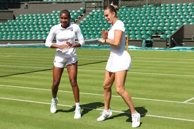 June 27, 2025, London, Celestynow, England: COCO GAUFF of USA and ARYNA SABALENKA during dancing after the practice session before Championships 2025 at Wimbledon AELTC in London. London England - ZUMAc278 20250627_zsp_c278_014 Copyright: xMarcinxCholewinskix
