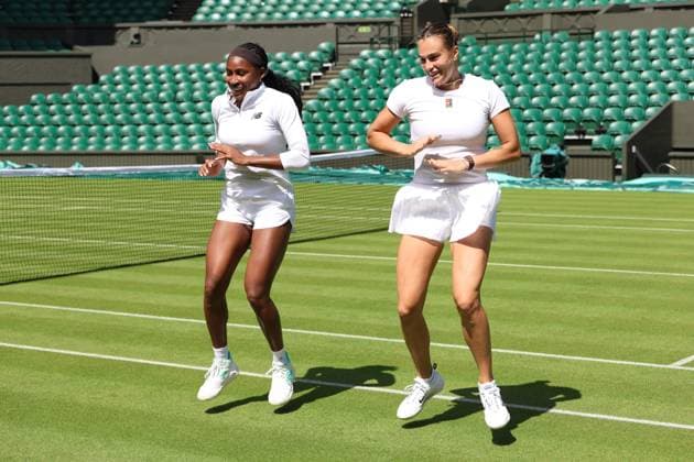 June 27, 2025, London, Celestynow, England: COCO GAUFF of USA and ARYNA SABALENKA during dancing after the practice session before Championships 2025 at Wimbledon AELTC in London. London England - ZUMAc278 20250627_zsp_c278_015 Copyright: xMarcinxCholewinskix