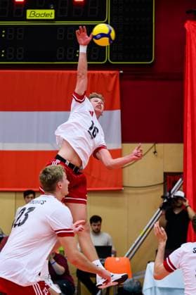VOLLEYBALL - CEV Silver League AMSTETTEN,AUSTRIA,27.JUN.25 - VOLLEYBALL - CEV European Silver League, OEVV international match, Länderspiel, Nationalmannschaft Austria vs Sweden. Image shows Lukas Glatz (AUT).  GEPAxpictures xDanielaxMoser