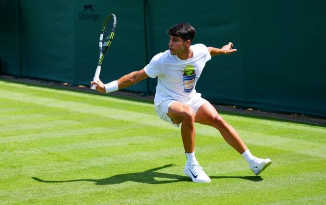 Carlos Alcaraz practices Wimbledon Tennis Championships, Friday Practice, The All England Lawn Tennis and Croquet Club, London, UK - 27 Jun 2025London The All England Lawn Tennis and United Kingdom  Copyright: xJavierxGarcia Shutterstockx 15371373cn