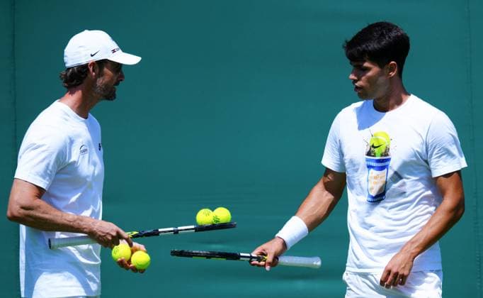 Carlos Alcaraz practices with coach Juan Carlos Ferrero Wimbledon Tennis Championships, Friday Practice, The All England Lawn Tennis and Croquet Club, London, UK - 27 Jun 2025London The All England Lawn Tennis and United Kingdom  Copyright: xJavierxGarcia Shutterstockx 15371373cu