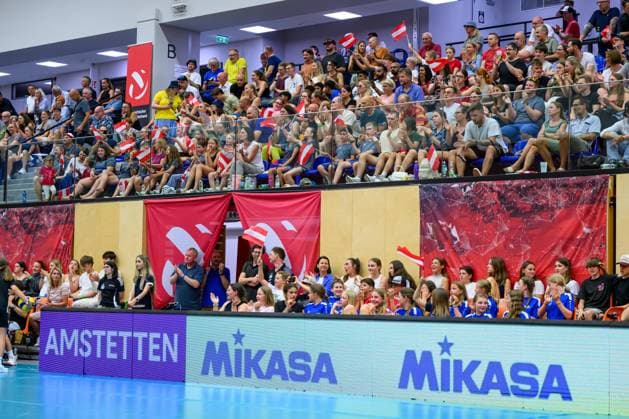 Volleyball, CEV Silver League, Österreich - Schweden VOLLEYBALL - CEV Silver League AMSTETTEN,AUSTRIA,27.JUN.25 - VOLLEYBALL - CEV European Silver League, OEVV international match, Länderspiel, Nationalmannschaft Austria vs Sweden. Image shows the spectators.  GEPAxpictures xDanielaxMoser