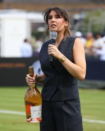London, England, June 27 2025: Jenny Drummond address the crowd during the Giorgio Armani Tennis Classic Day 4 game between Tomas Etcheverry and Stefanos Tsitsipas at The Hurlingham Club in London, England. (Jay Patel SPP) Copyright: xJayxPatel SPPx spp-en-JaPa-ETCHEVERRYvTSITSIPAS_20250627_0061