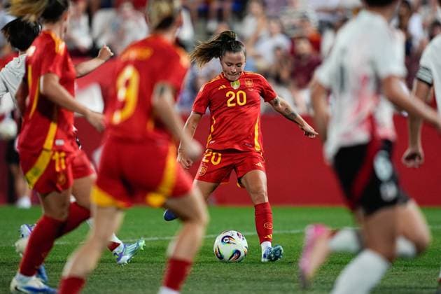 June 27, 2025, Leganes, Madrid, Spain: Claudia Pina of Spain in action during the Women s International Friendly, Länderspiel, Nationalmannschaft football match played between Spain and Japan at Butarque stadium on June 27, 2025, in Leganes, Madrid, Spain. Leganes Spain - ZUMAa181 20250627_zaa_a181_035 Copyright: xDennisxAgyemanx