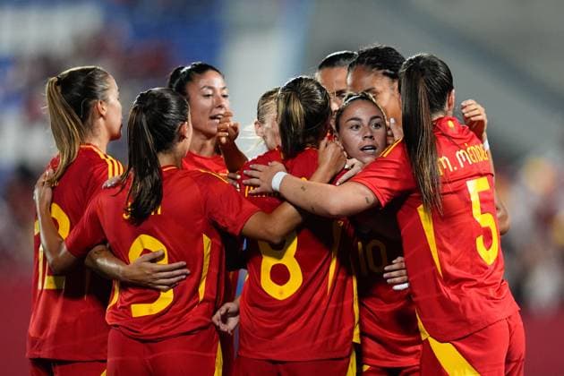 June 27, 2025, Leganes, Madrid, Spain: Athenea del Castillo of Spain celebrates a goal with teammates during the Women s International Friendly, Länderspiel, Nationalmannschaft football match played between Spain and Japan at Butarque stadium on June 27, 2025, in Leganes, Madrid, Spain. Leganes Spain - ZUMAa181 20250627_zaa_a181_054 Copyright: xDennisxAgyemanx