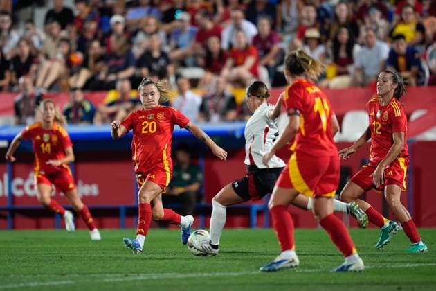 June 27, 2025, Leganes, Madrid, Spain: Claudia Pina of Spain in action during the Women s International Friendly, Länderspiel, Nationalmannschaft football match played between Spain and Japan at Butarque stadium on June 27, 2025, in Leganes, Madrid, Spain. Leganes Spain - ZUMAa181 20250627_zaa_a181_062 Copyright: xDennisxAgyemanx