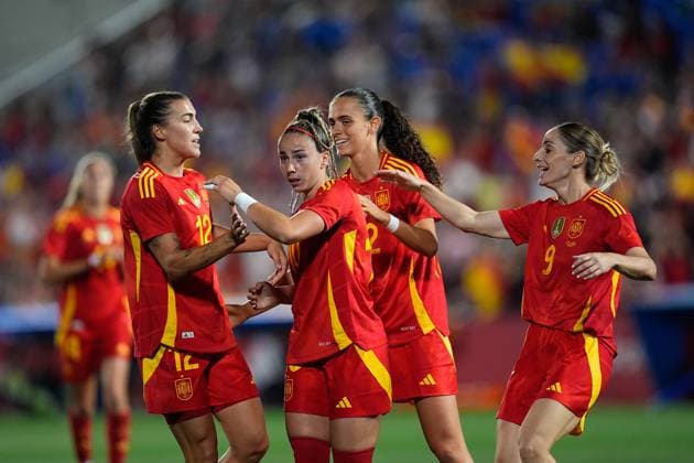 June 27, 2025, Leganes, Madrid, Spain: Athenea del Castillo of Spain celebrates a goal with teammates during the Women s International Friendly, Länderspiel, Nationalmannschaft football match played between Spain and Japan at Butarque stadium on June 27, 2025, in Leganes, Madrid, Spain. Leganes Spain - ZUMAa181 20250627_zaa_a181_065 Copyright: xDennisxAgyemanx