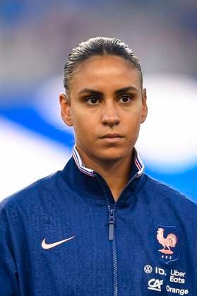 Grenoble, France June 27 Maelle Lakrar of France getting into the field prior to the Women s International Friendly match between France and Brazil at Stade des Alpes on June 27, 2025 in Grenoble, France Photo by Eurasia Sport Images Grenoble Stade des Alpes France Copyright: x x2025xEurasiaxSportxImagesx jp-en-EuSpIm-MA5_France_Brazil_27Jun2025_FR005