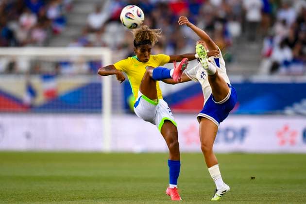 Grenoble, France June 27 Luany Rosa of Brazil L plays against Selma Bacha of France R during the Women s International Friendly match between France and Brazil at Stade des Alpes on June 27, 2025 in Grenoble, France Photo by Eurasia Sport Images Grenoble Stade des Alpes France Copyright: x x2025xEurasiaxSportxImagesx jp-en-EuSpIm-MA5_France_Brazil_27Jun2025_FR018