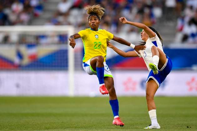 Grenoble, France June 27 Luany Rosa of Brazil L plays against Selma Bacha of France R during the Women s International Friendly match between France and Brazil at Stade des Alpes on June 27, 2025 in Grenoble, France Photo by Eurasia Sport Images Grenoble Stade des Alpes France Copyright: x x2025xEurasiaxSportxImagesx jp-en-EuSpIm-MA5_France_Brazil_27Jun2025_FR019