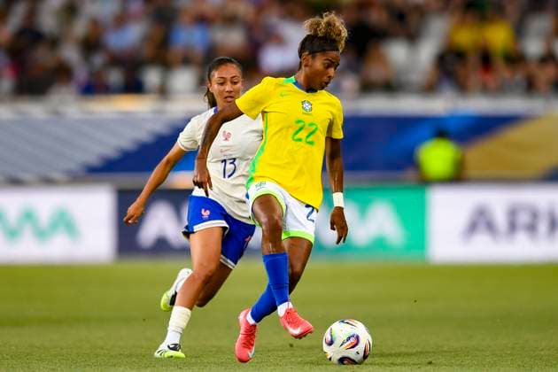 Grenoble, France June 27 Luany Rosa of Brazil runs with the ball during the Women s International Friendly match between France and Brazil at Stade des Alpes on June 27, 2025 in Grenoble, France Photo by Eurasia Sport Images Grenoble Stade des Alpes France Copyright: x x2025xEurasiaxSportxImagesx jp-en-EuSpIm-MA5_France_Brazil_27Jun2025_FR037
