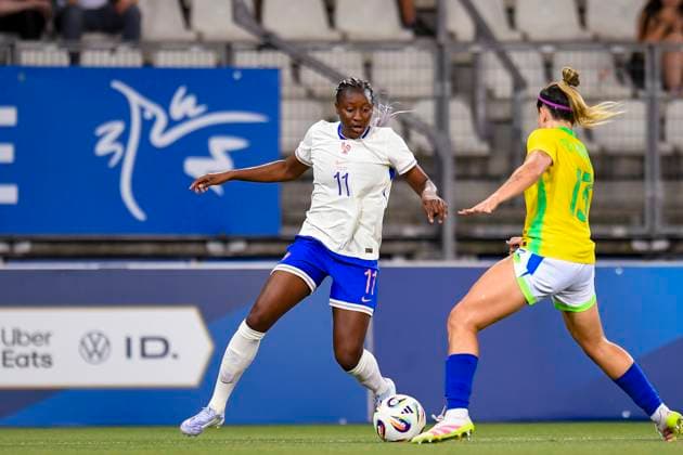 Grenoble, France June 27 Kadidiatou Diani of France L dribbles against Fernanda Palermo of Brazil R during the Women s International Friendly match between France and Brazil at Stade des Alpes on June 27, 2025 in Grenoble, France Photo by Eurasia Sport Images Grenoble Stade des Alpes France Copyright: x x2025xEurasiaxSportxImagesx jp-en-EuSpIm-MA5_France_Brazil_27Jun2025_FR094