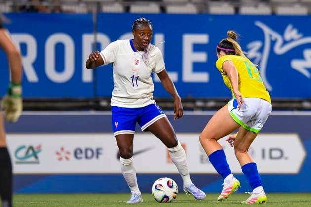 Grenoble, France June 27 Kadidiatou Diani of France L dribbles against Fernanda Palermo of Brazil R during the Women s International Friendly match between France and Brazil at Stade des Alpes on June 27, 2025 in Grenoble, France Photo by Eurasia Sport Images Grenoble Stade des Alpes France Copyright: x x2025xEurasiaxSportxImagesx jp-en-EuSpIm-MA5_France_Brazil_27Jun2025_FR096