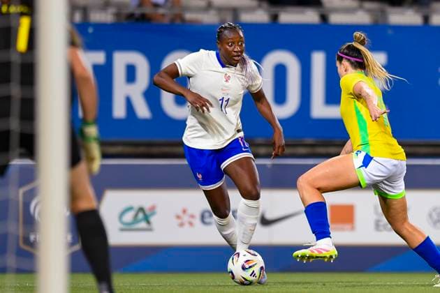 Grenoble, France June 27 Kadidiatou Diani of France L dribbles against Fernanda Palermo of Brazil R during the Women s International Friendly match between France and Brazil at Stade des Alpes on June 27, 2025 in Grenoble, France Photo by Eurasia Sport Images Grenoble Stade des Alpes France Copyright: x x2025xEurasiaxSportxImagesx jp-en-EuSpIm-MA5_France_Brazil_27Jun2025_FR098