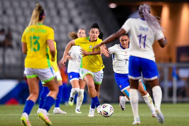 Grenoble, France June 27 Maria Eduarda Sampaio of Brazil runs with the ball during the Women s International Friendly match between France and Brazil at Stade des Alpes on June 27, 2025 in Grenoble, France Photo by Eurasia Sport Images Grenoble Stade des Alpes France Copyright: x x2025xEurasiaxSportxImagesx jp-en-EuSpIm-MA5_France_Brazil_27Jun2025_FR103