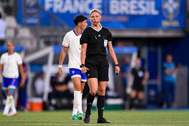 Grenoble, France June 27 Referee Ewa Augustyn walks in the field during the Women s International Friendly match between France and Brazil at Stade des Alpes on June 27, 2025 in Grenoble, France Photo by Eurasia Sport Images Grenoble Stade des Alpes France Copyright: x x2025xEurasiaxSportxImagesx jp-en-EuSpIm-MA5_France_Brazil_27Jun2025_FR118