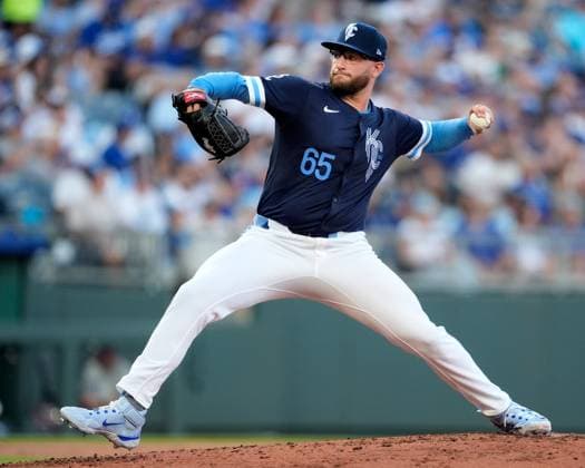 June 27, 2025: Kansas City Royals pitcher Noah Cameron (65) delivers a pitch in the 2nd inning against the Dodgers at Kauffman Stadium Kansas City, Missouri. CSM. Kansas City United States - ZUMAc04_ 20250627_zma_c04_001 Copyright: xJonxRobichaudx