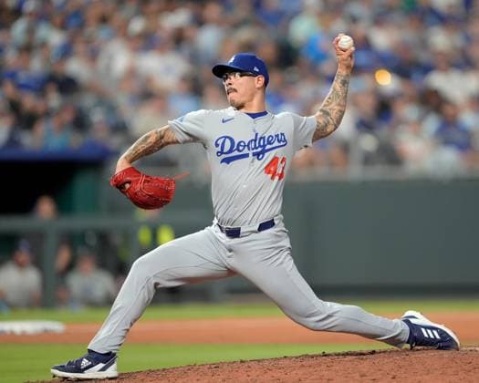 June 27, 2025: Los Angeles Dodgers pitcher Anthony Banda (43) delivers a pitch against the Royals at Kauffman Stadium Kansas City, Missouri. CSM. Kansas City United States - ZUMAc04_ 20250627_zma_c04_010 Copyright: xJonxRobichaudx