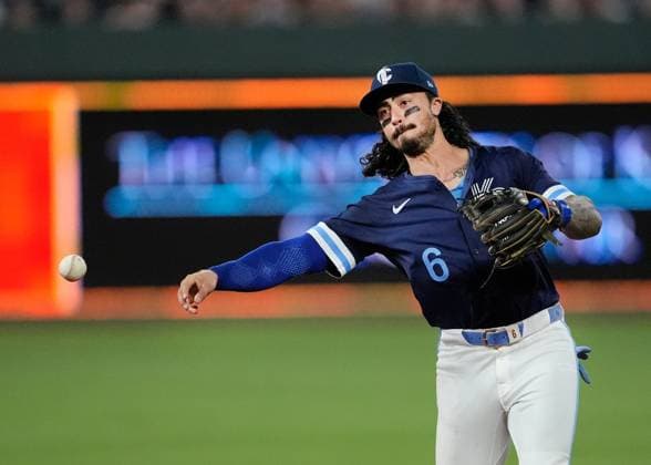 June 27, 2025: Kansas City Royals second base Jonathan India (6) fires the ball for an out against the Dodgers at Kauffman Stadium Kansas City, Missouri. CSM. Kansas City United States - ZUMAc04_ 20250627_zma_c04_012 Copyright: xJonxRobichaudx