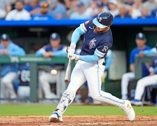 June 27, 2025: Kansas City Royals outfielder Kyle Isbel (28) hits a double in the 4th inning against the Dodgers at Kauffman Stadium Kansas City, Missouri. CSM. Kansas City United States - ZUMAc04_ 20250627_zma_c04_018 Copyright: xJonxRobichaudx