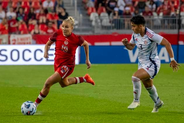June 27, 2025, Toronto, Ontario, Canada: Adriana Leon 19 (L) of Canada and Josselyn BriceoÂ±o 3 (R) of Costa Rica in action during an International Friendly, Länderspiel, Nationalmannschaft match at BMO Field on June 27, 2025 in Toronto, Ontario, Canada. The game ended 4-1 for Canada. Toronto Canada - ZUMAm154 20250627_zap_m154_009 Copyright: xAngelxMarchinix