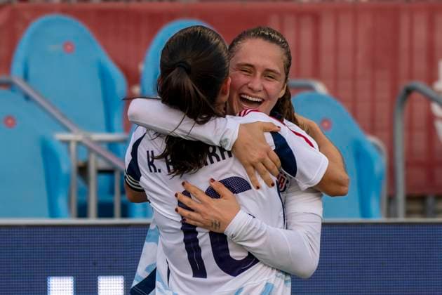 June 27, 2025, Toronto, Ontario, Canada: Maria Paula Salas 9 (R) of Costa Rica celebrates her goal with Katherine Alvarado 16 (L), during an International Friendly, Länderspiel, Nationalmannschaft match at BMO Field on June 27, 2025 in Toronto, Ontario, Canada. The game ended 4-1 for Canada. Toronto Canada - ZUMAm154 20250627_zap_m154_030 Copyright: xAngelxMarchinix