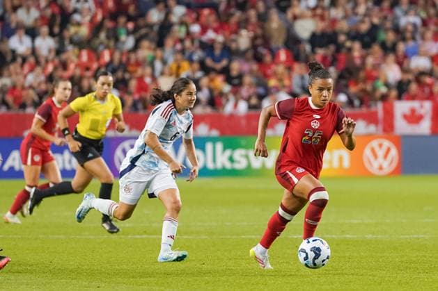 June 27, 2025, Toronto, Ontario, Canada: Marie-Yasmine Alidou 26 of Canada drives the ball forward during the International Women s Friendly match between Canada and Costa Rica at BMO Field. on June 27, 2025 in Toronto, Canada. Toronto Canada - ZUMAe321 20250627_zsa_e321_026 Copyright: xLeonardoxRamirezx
