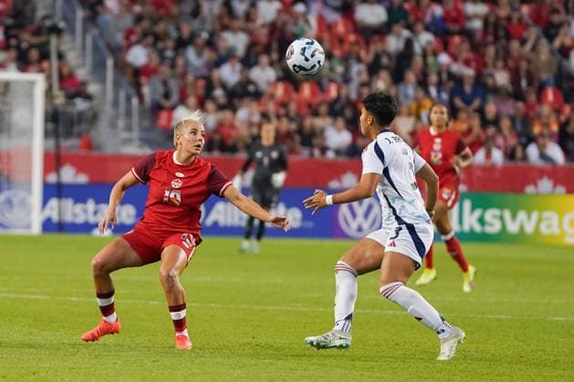 June 27, 2025, Toronto, Ontario, Canada: Adriana Leon 19 of Canada and Josselyn Briceno 3 of Costa Rica battle for the ball during the International Women s Friendly match between Canada and Costa Rica at BMO Field. on June 27, 2025 in Toronto, Canada. Toronto Canada - ZUMAe321 20250627_zsa_e321_035 Copyright: xLeonardoxRamirezx