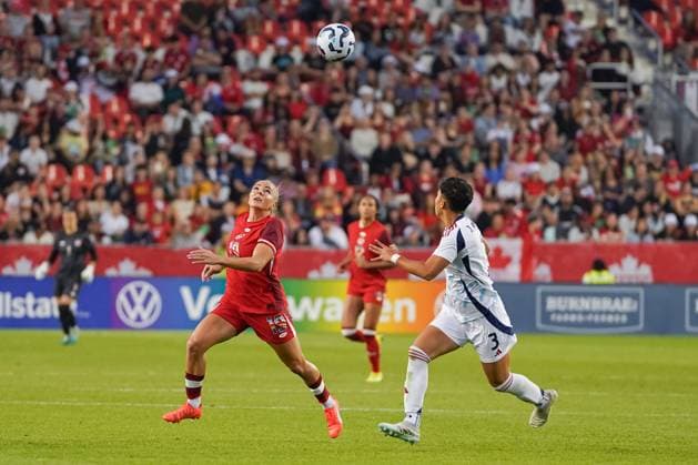 June 27, 2025, Toronto, Ontario, Canada: Adriana Leon 19 of Canada and Josselyn Briceno 3 of Costa Rica battle for the ball during the International Women s Friendly match between Canada and Costa Rica at BMO Field. on June 27, 2025 in Toronto, Canada. Toronto Canada - ZUMAe321 20250627_zsa_e321_054 Copyright: xLeonardoxRamirezx