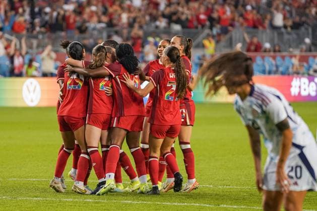 June 27, 2025, Toronto, Ontario, Canada: Shelina Zadorsky 4 of Canada celebrates the team s first goal during the International Women s Friendly match between Canada and Costa Rica at BMO Field. on June 27, 2025 in Toronto, Canada. Toronto Canada - ZUMAe321 20250627_zsa_e321_018 Copyright: xLeonardoxRamirezx