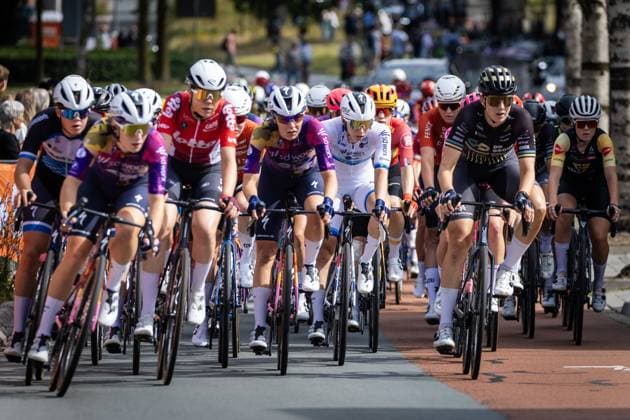 EDE - Atmosphere of the peloton including Lorena Wiebes (m) on the road during the Dutch women s Road cycling, Rad, Radsport, Strasse championships. ANP VINCENT JANNINK xVIxANPxSportx xxANPxIVx 530619605 originalFilename: 530619605.jpg