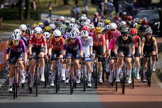 EDE - Atmosphere of the peloton including Lorena Wiebes (m) on the road during the Dutch women s Road cycling, Rad, Radsport, Strasse championships. ANP VINCENT JANNINK xVIxANPxSportx xxANPxIVx 530619742 originalFilename: 530619742.jpg