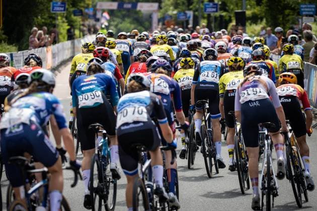 EDE - Atmosphere of the peloton on the road during the Dutch women s Road cycling, Rad, Radsport, Strasse championships. ANP VINCENT JANNINK xVIxANPxSportx xxANPxIVx 530619745 originalFilename: 530619745.jpg