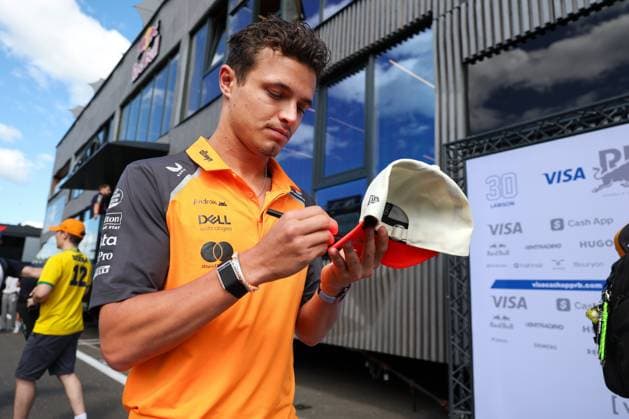 Lando Norris McLaren Formula 1 Team 4 in the paddock, Paddock signs autographs, 3 Free Practice, Grand Prix of Austria, Motorsport, Men, Formula 1, 28 06 2025 Spielberg Styria Austria Copyright: xkolbert-press ChristianxKolbertx