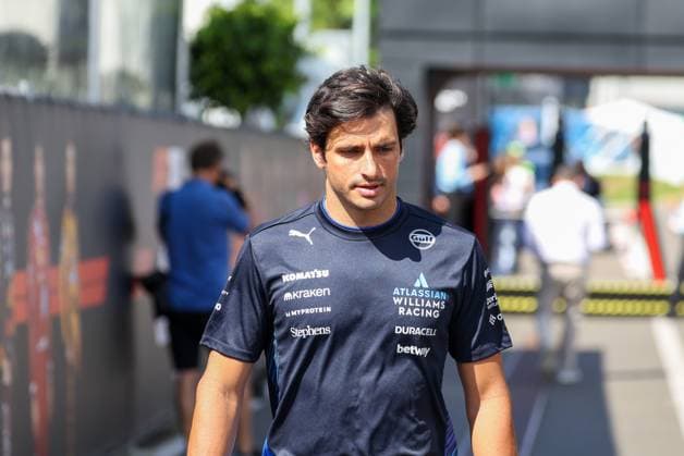 Carlos Sainz jr Atlassian Williams Racing 55 in the paddock, Paddock, 3 Free Practice, Grand Prix of Austria, Motorsport, Men, Formula 1, 28 06 2025 Spielberg Styria Austria Copyright: xkolbert-press ChristianxKolbertx