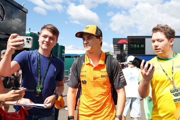 Oscar Piastri McLaren Formula 1 Team 81 in the paddock, Paddock signs autographs, 3 Free Practice, Grand Prix of Austria, Motorsport, Men, Formula 1, 28 06 2025 Spielberg Styria Austria Copyright: xkolbert-press ChristianxKolbertx