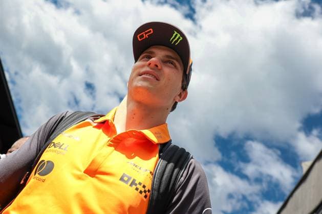 Oscar Piastri McLaren Formula 1 Team 81 in the paddock, Paddock signs autographs, 3 Free Practice, Grand Prix of Austria, Motorsport, Men, Formula 1, 28 06 2025 Spielberg Styria Austria Copyright: xkolbert-press ChristianxKolbertx