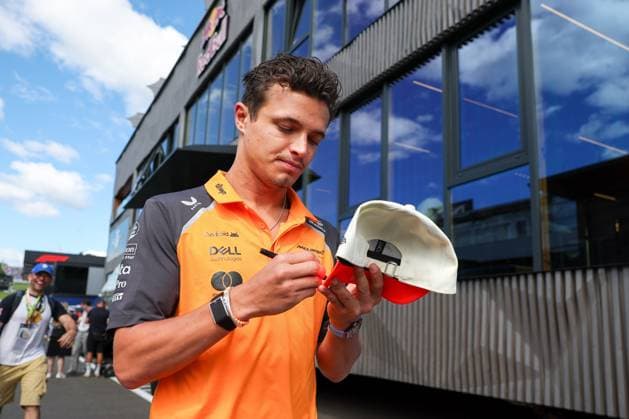 Lando Norris McLaren Formula 1 Team 4 in the paddock, Paddock signs autographs, 3 Free Practice, Grand Prix of Austria, Motorsport, Men, Formula 1, 28 06 2025 Spielberg Styria Austria Copyright: xkolbert-press ChristianxKolbertx