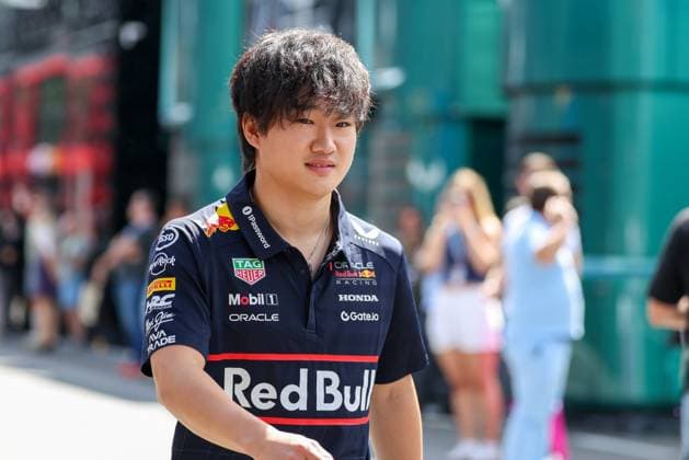 Yuki Tsunoda Oracle Red Bull Racing 22 in the paddock, Paddock signs autographs, 3 Free Practice, Grand Prix of Austria, Motorsport, Men, Formula 1, 28 06 2025 Spielberg Styria Austria Copyright: xkolbert-press ChristianxKolbertx